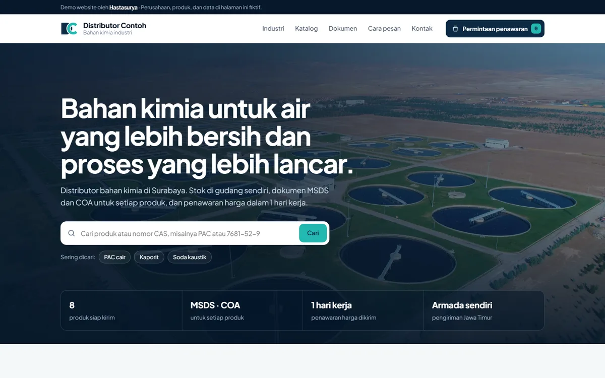 Tampilan halaman depan demo PT Distributor Contoh: foto instalasi pengolahan air, judul, dan kolom pencarian produk